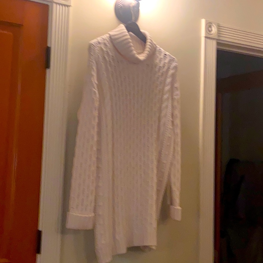 525 Cable Knit Turtleneck  Dress. 100% acrylic
Unlined - Slip-on styling